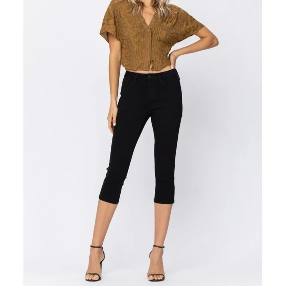 Judy Blue Kamdon Mid Rise Black Skinny Capri Jeans. Sz 15/32